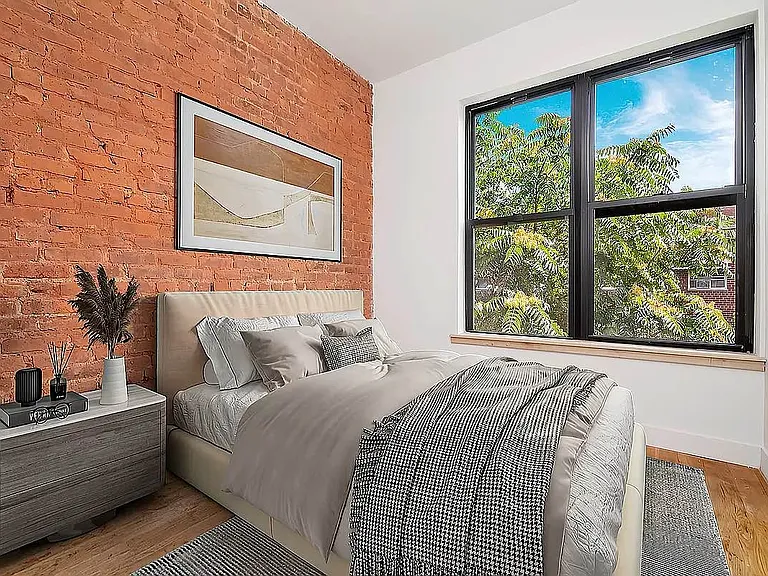 25-11 34th St #1B — Photo 3