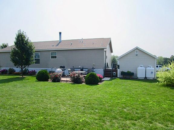 4th image of 2 Bluebird Ln
