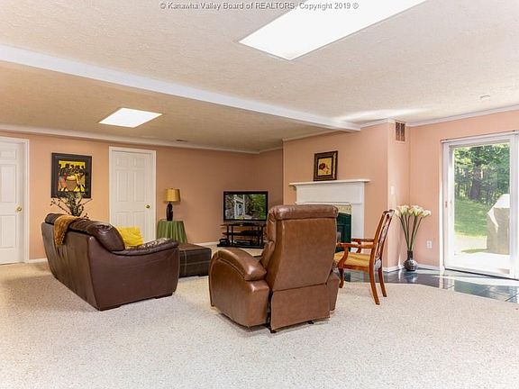 4th image of 50 Shawnee Oaks Dr