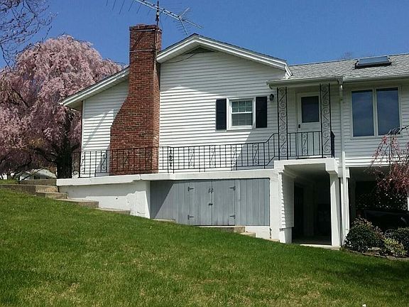 2nd image of 22 Woodburn Dr