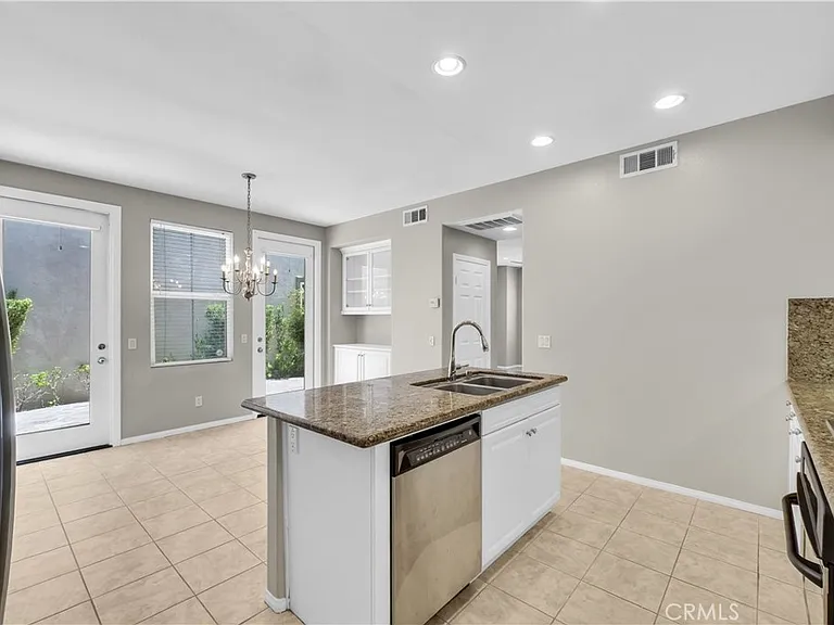 14 Conservatory Dr — Photo 12