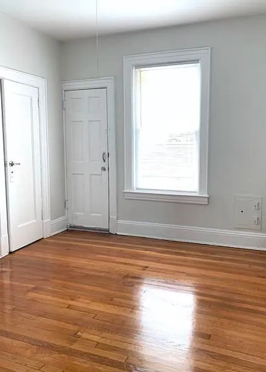 Building Photo - 1589 Fairfield Ave #11