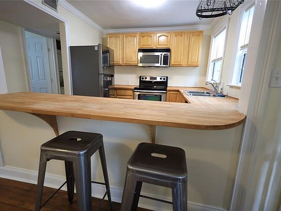 4th image of 600 Cathcart Ave
