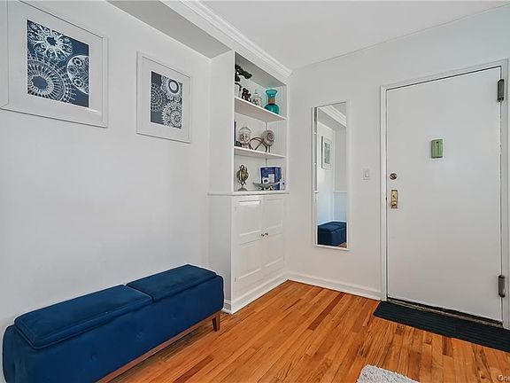 2nd image of 920 Pelhamdale Ave APT D2k