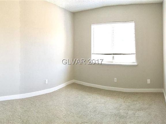 4th image of 5523 Blackthorn Dr