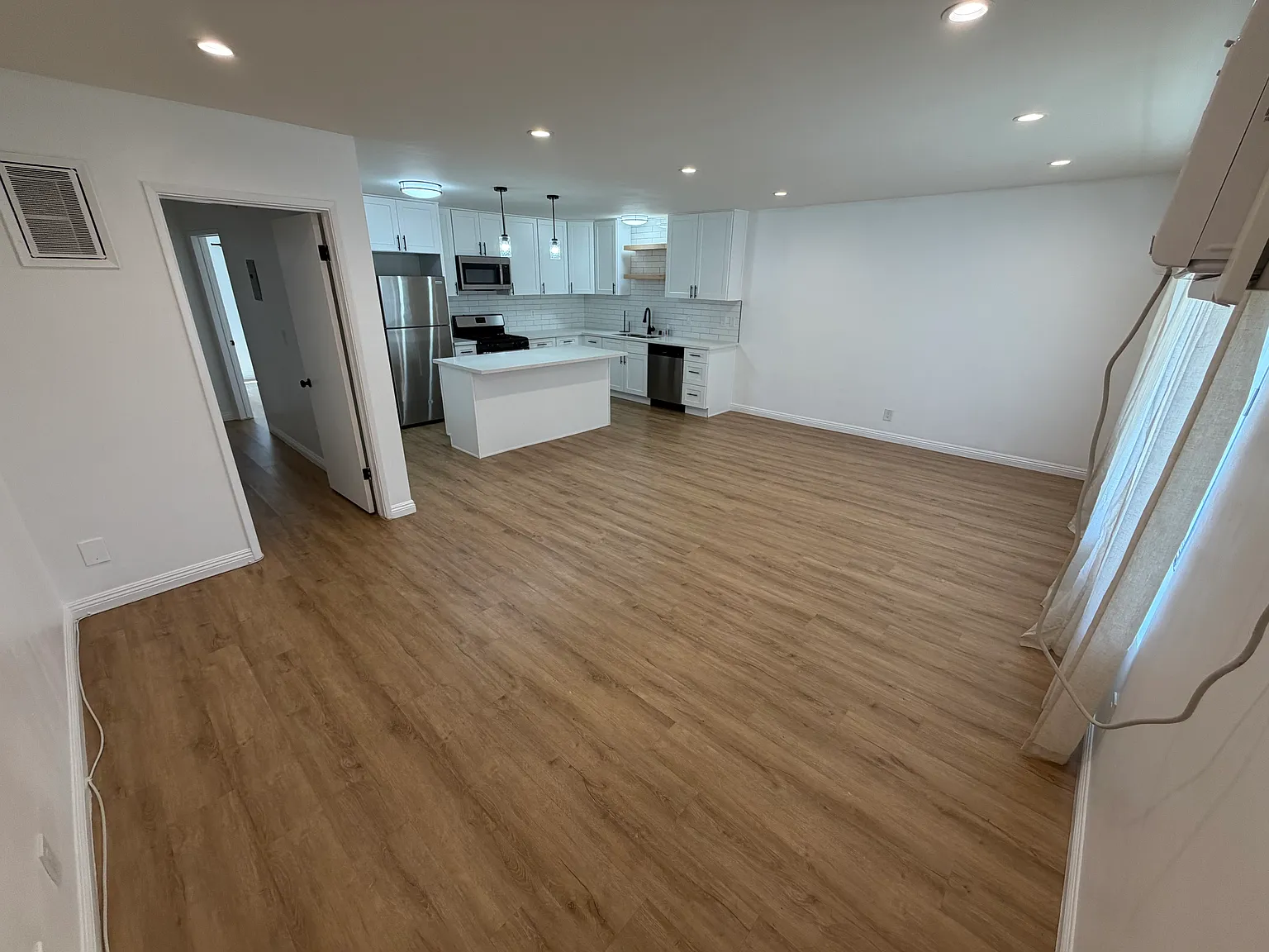 1 bed, 750 sqft, $2,595 — Photo 2