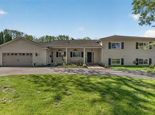 41 Country Club Dr, Rochester, NY 14618