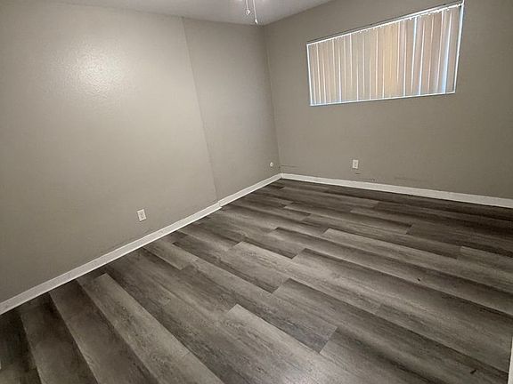 3rd image of 3101 Quartz Ln #4