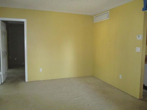 4th image of 20075 NE 3rd Ct APT 02