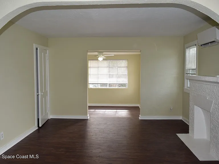 658 Young St #1 — Photo 3