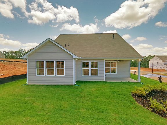 These photos are representative of this floor plan, but all options may not be available in every co