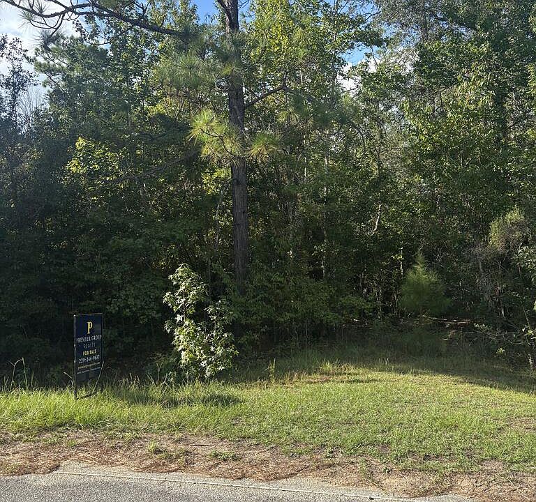 2nd image of 16 Riverview Rd