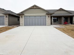 7009 E Copper Stone Cir, Sioux Falls, SD 57110