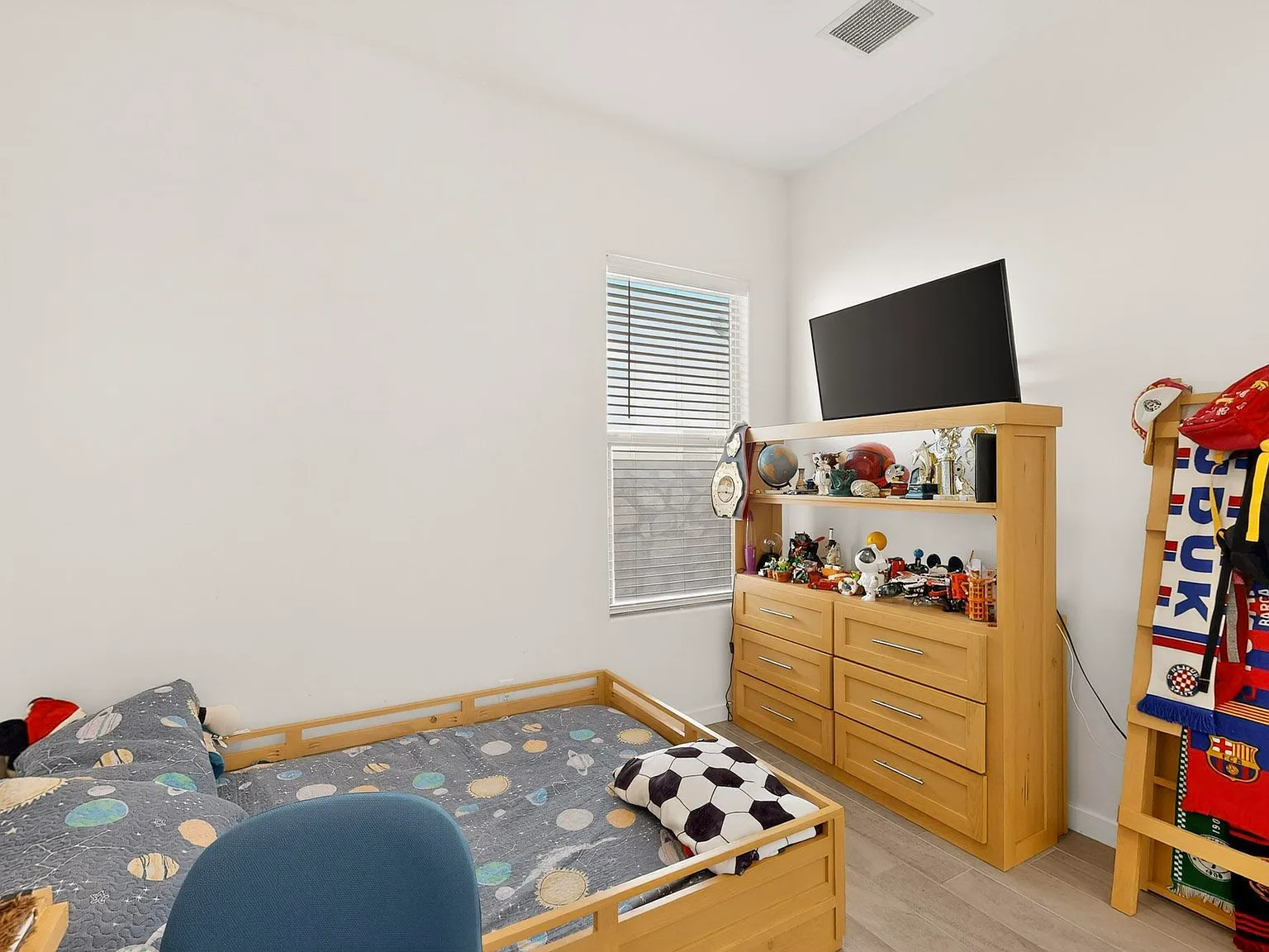 905 Witton Place - 1 — Photo 3