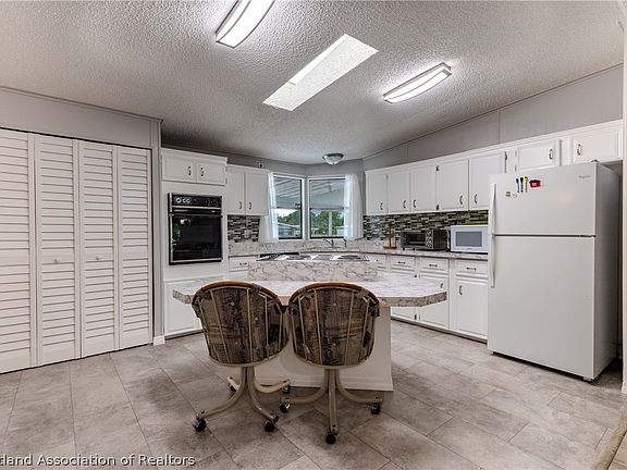 5th image of 413 Hickory Ridge Dr