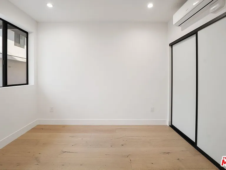 735 N Gramercy Pl — Photo 6