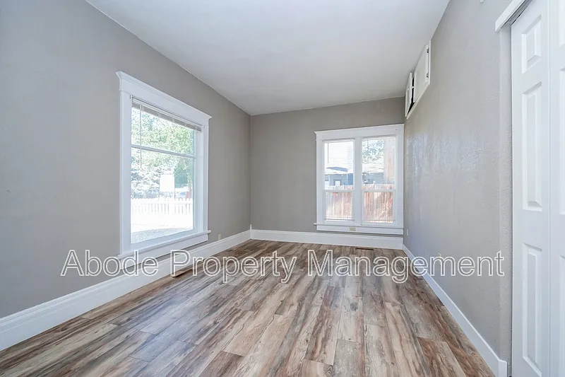 2 bed, 1.0 bath, $2,100 — Photo 4