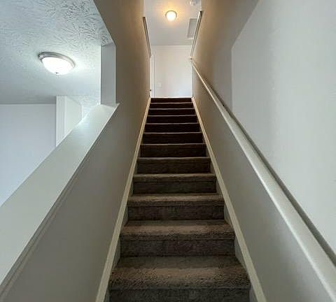 5th image of 984 Woodland Springs Dr