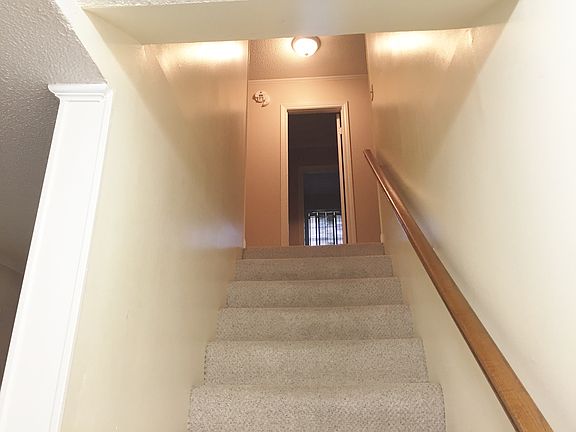 3rd image of 425 S Holly Hill Cir