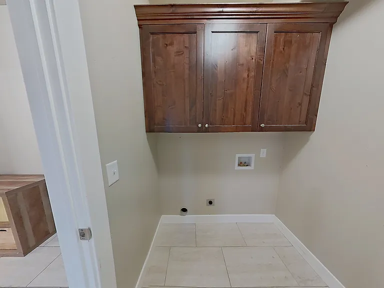 1162 Village Dr — Photo 22
