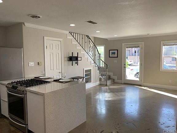 5th image of 214 20th St APT A