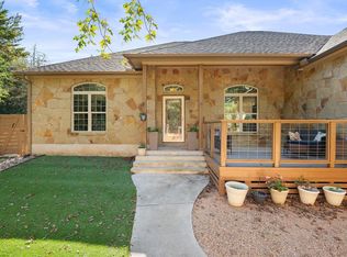 267 Corral Rd, Smithville, TX 78957