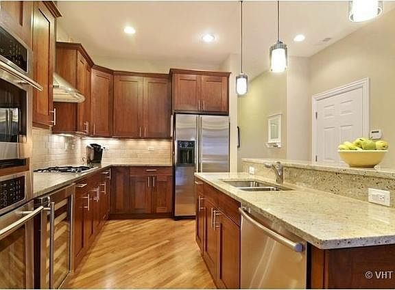 5th image of 2921 N Lincoln Ave #201