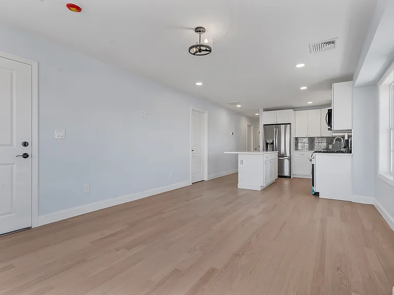 10 Anthony Ave #2 — Photo 11