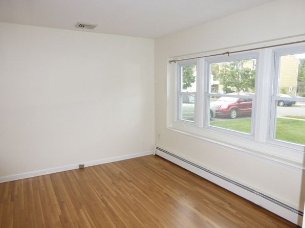 29 Oxford Rd, Wharton, NJ 07885