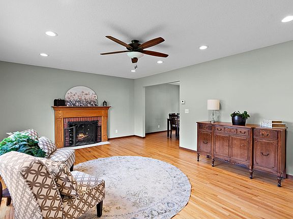 5th image of 1296 Pinewood Dr