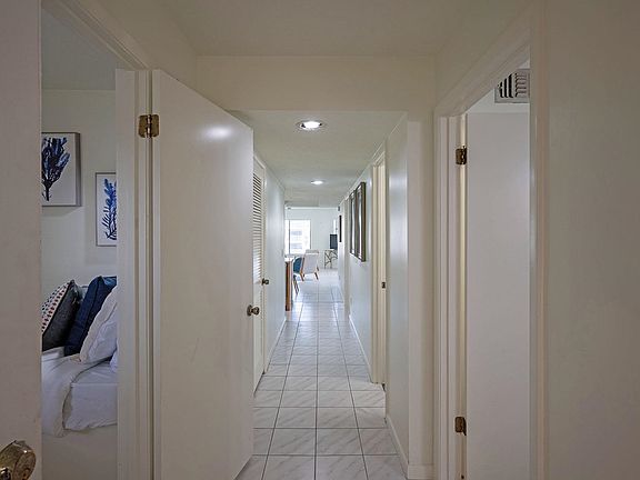 4th image of 4670 A1a S Unit 1308