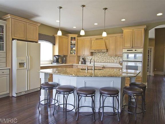 2nd image of 8220 Powderhorn Trl SE