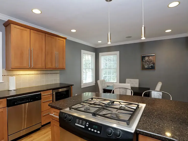 1190 Atlantic Dr NW — Photo 8