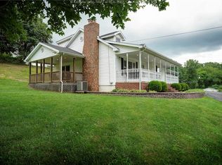 612 Williams Dr, Nitro, WV 25143