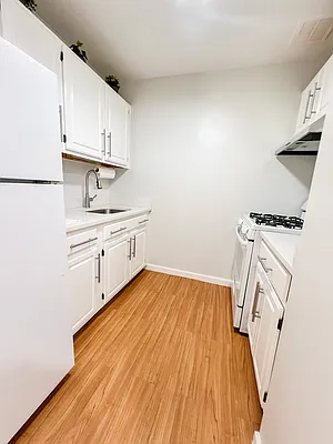 Rented by Compass | media 7