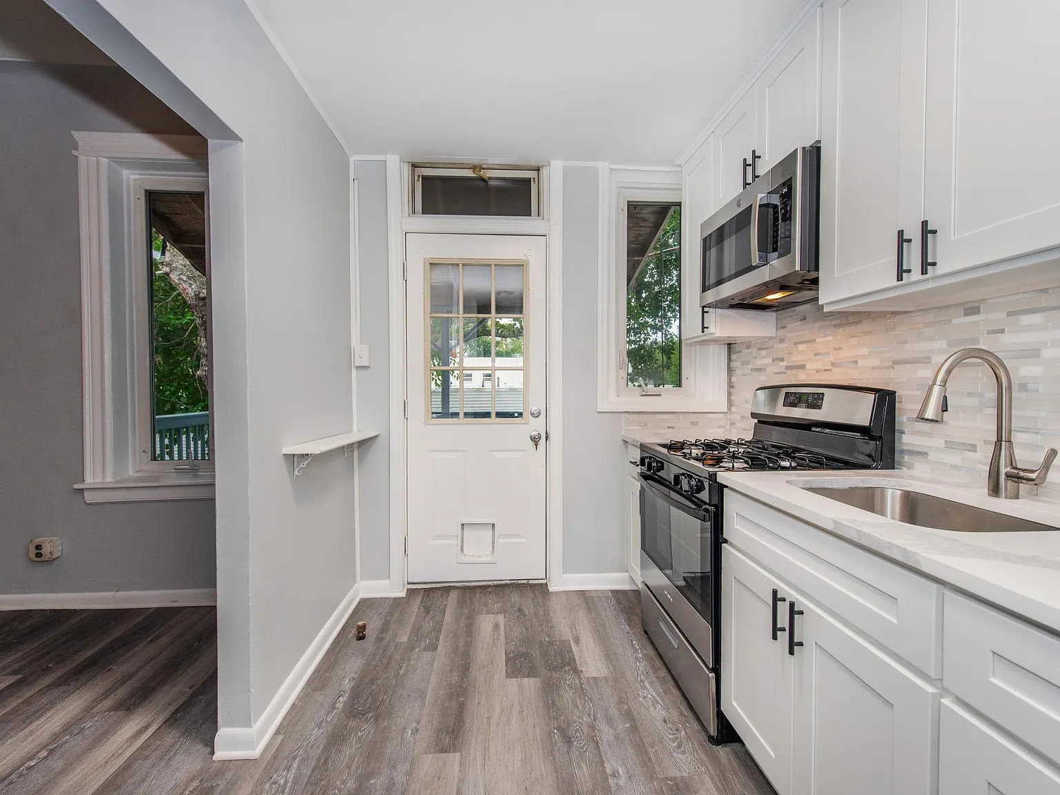 3 bed, $2,700 — Photo 2