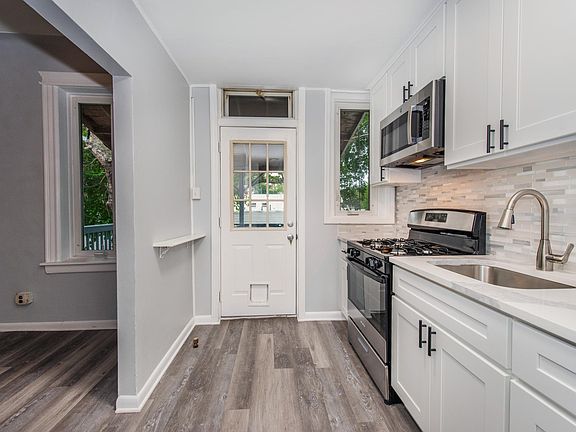 2nd image of 10 E Fort Lee Rd #2