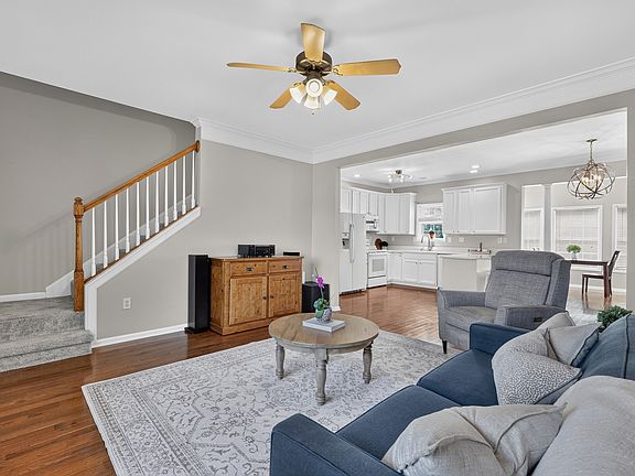 3rd image of 1503 Chapman Ln