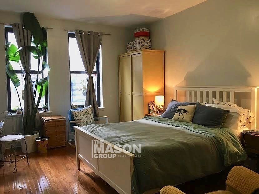 1st image of 2018 5th Ave APT 7A