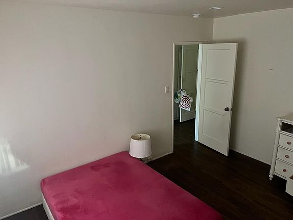 2nd image of 1023 N San Vicente Blvd #1