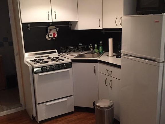2nd image of 324 1/2 E 8th St APT 3A