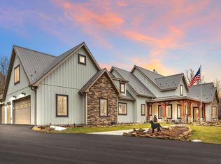 271 S Peninsula Dr, Central City, PA 15926