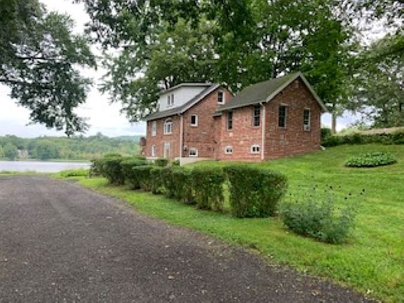 2nd image of 14 Lake Dr