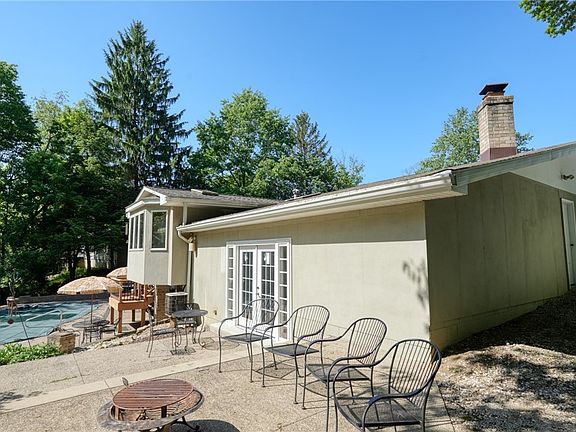 3rd image of 2270 Weiler Dr