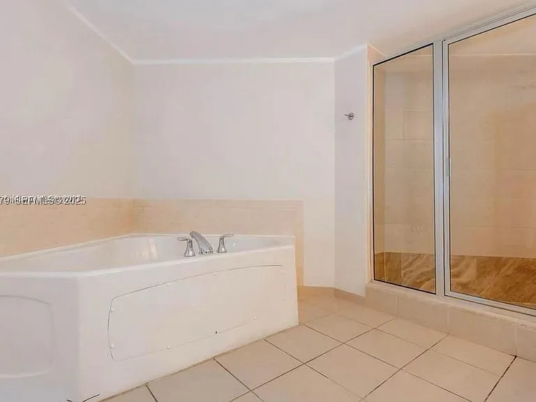 16699 Collins Ave #3902 — Photo 6