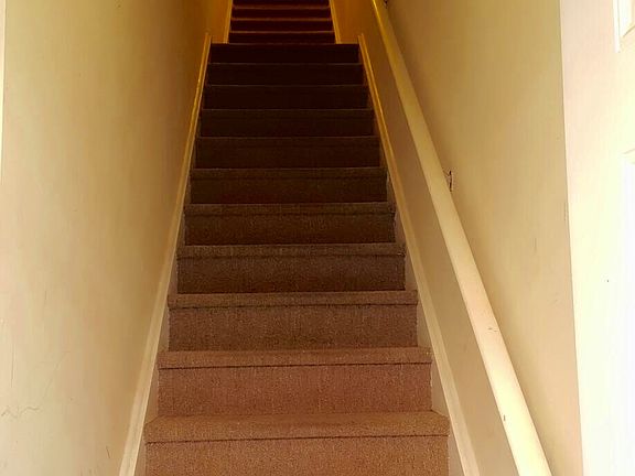 2nd image of 2020 N Woodstock St Floor 2