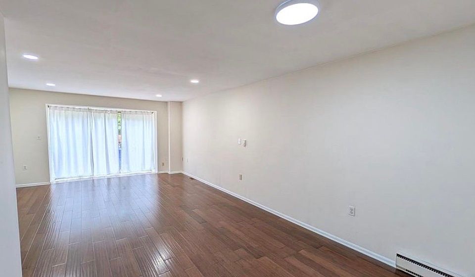 1st image of 513 Carrollton Dr #A