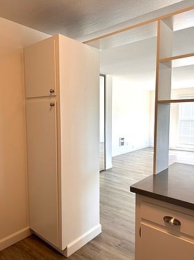 5th image of 619 N San Mateo Dr