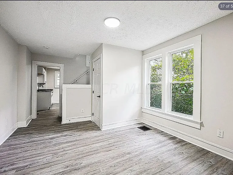 782 Gibbard Ave — Photo 8
