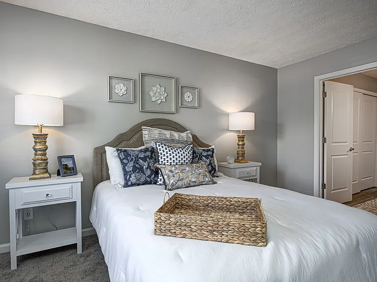 Ivy Knoll Apartments — Photo 20